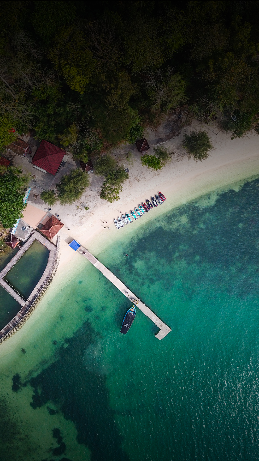 Ombaak Hero Background